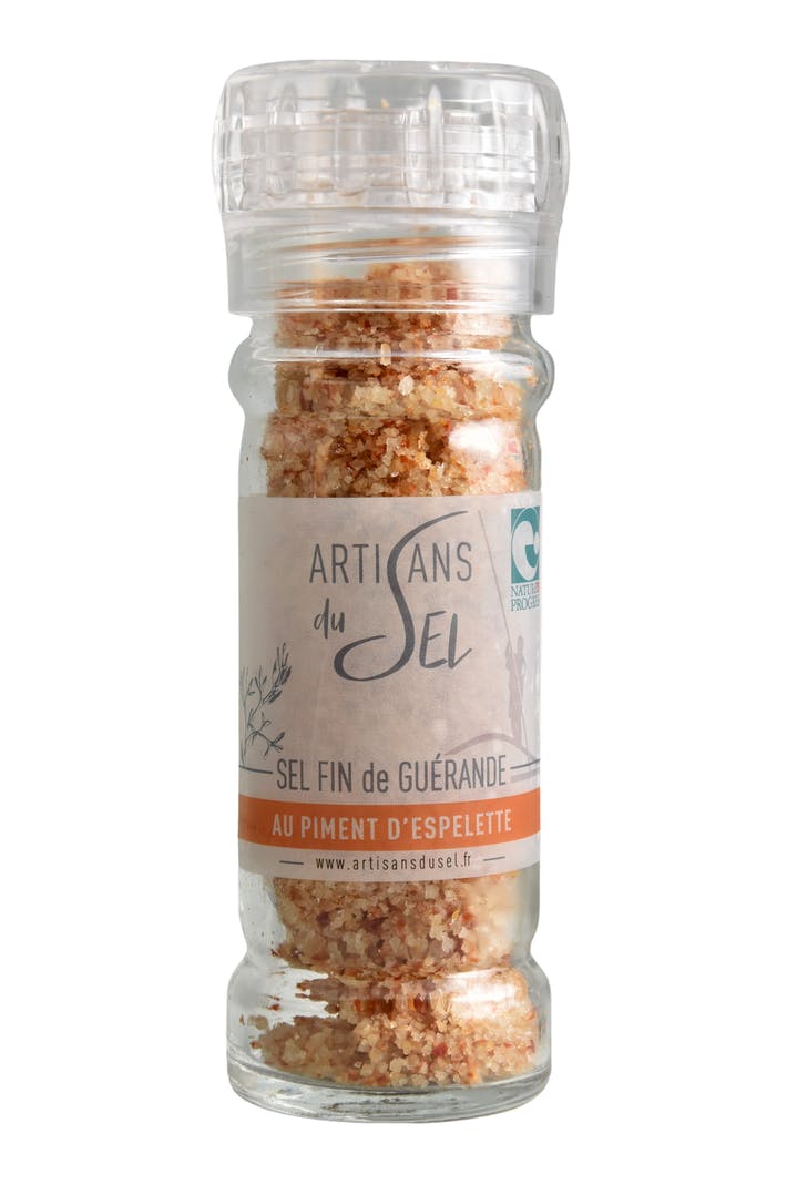 GUÉRANDE FINE SALT MILL WITH ESPELETTE PEPPER AOP by ARTISANS DU SEL available at Les Belles Saveurs.