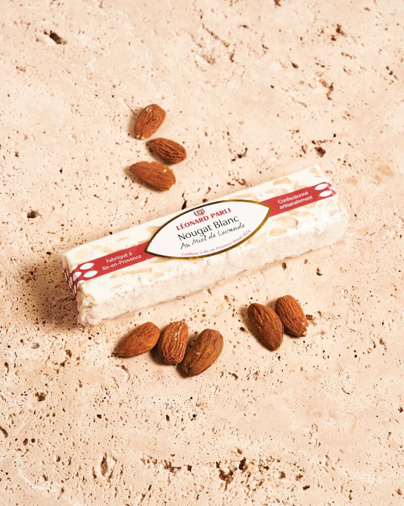 Witte nougatreep 50 g van Léonard Parli